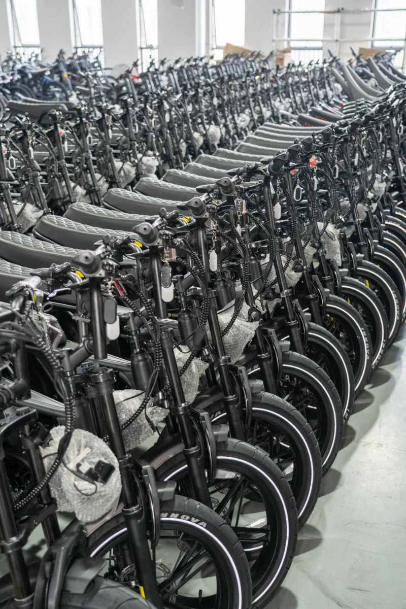Waarom dikke banden belangrijk zijn in een op maat gemaakt elektrisch mountainbike-ontwerp